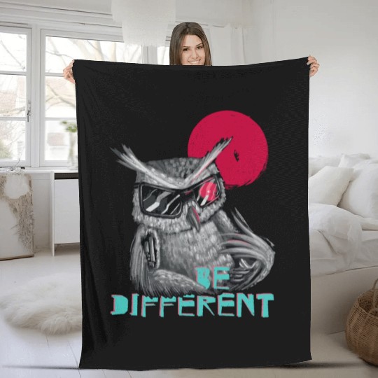 Be different owl - unique & special Fleece Blankets