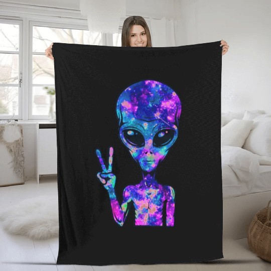 Alien victory Fleece Blankets