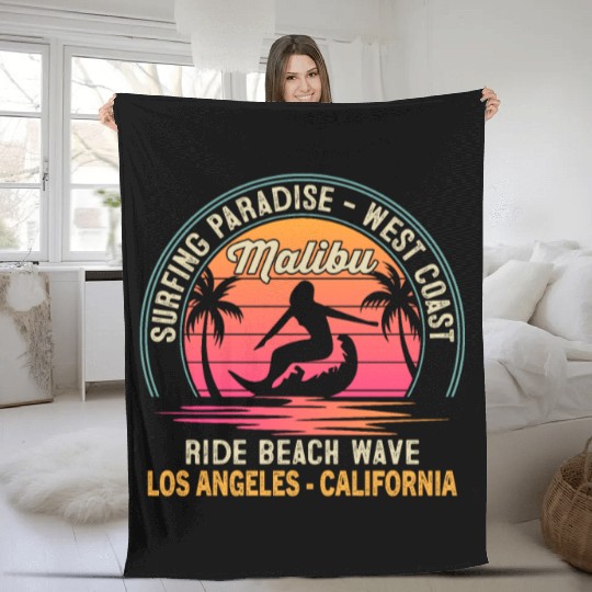 A NEST COAST NG PARADISE - SURFING Malibu RIDE BEA Fleece Blankets