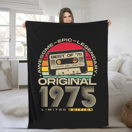 Vintage 1975 born Retro 50th birthday Fleece Blankets