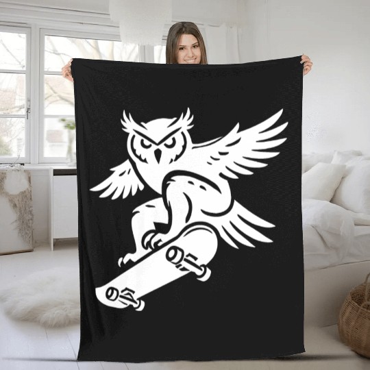 Snow Owl Skateboard Silhouette Minimalist Style Fleece Blankets
