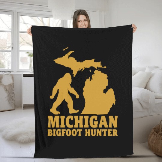 Michigan Bigfoot Hunter - Sasquatch enthusiasts Fleece Blankets