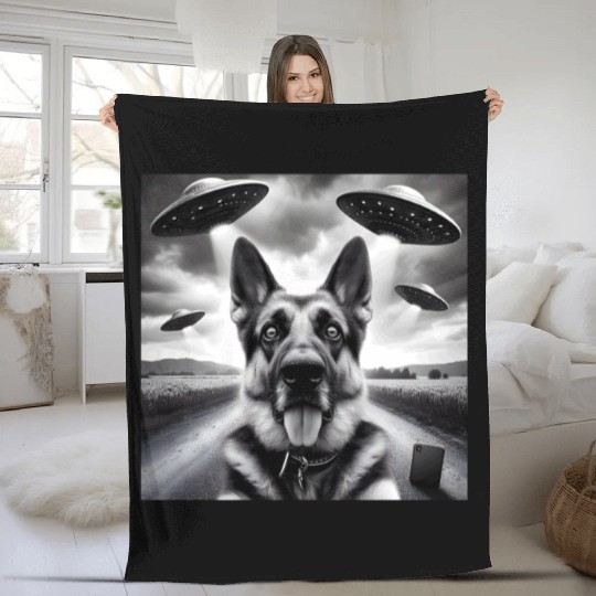 German shepherd Gsp Funny Graphic Selfie UFOs Weir Fleece Blankets