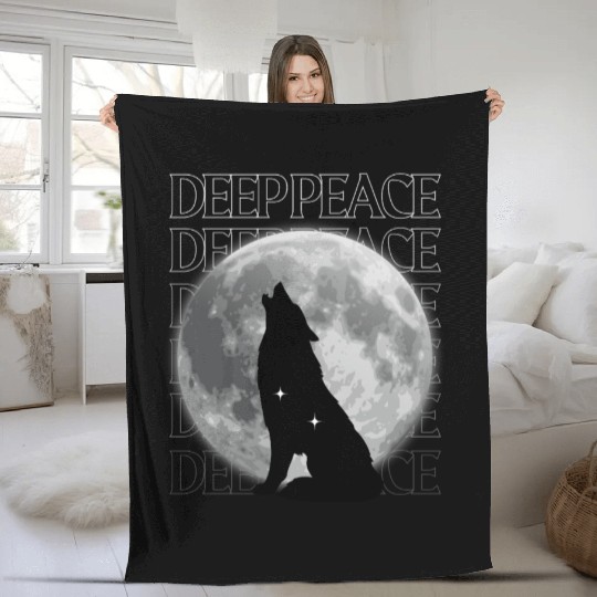 Wolf Howling at Full Moon Design Fleece Blankets