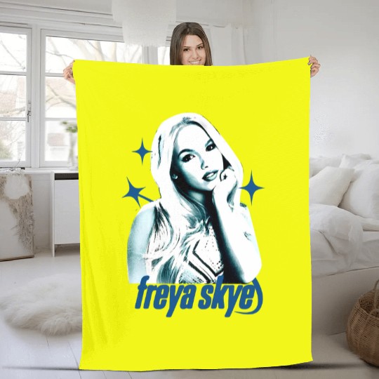 Freya Skye Descendants Zombies Tour Comfort Color Fleece Blankets, Descendants Character Oufit, Trending Fleece Blankets, Disneyland Vacation Trip Gift 2025