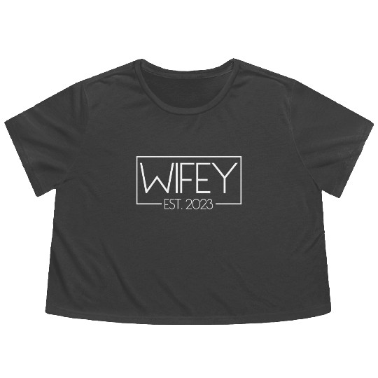 Wifey Est. 2023 Matching Couple Newlywed Marriedwi Flowy Cropped Tees