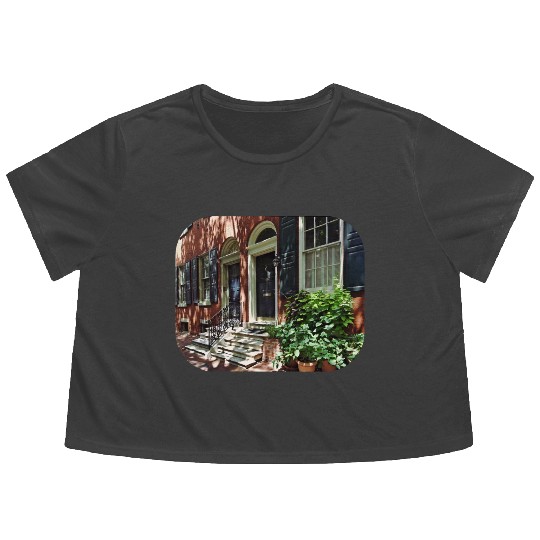 Philadelphia PA - Street in Society Hill Flowy Cropped Tees