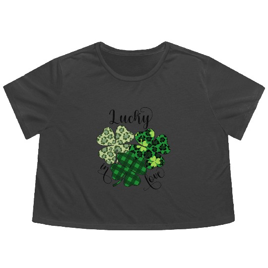 Lucky in love - Saint Patrick's Day Women Flowy Cropped Tees