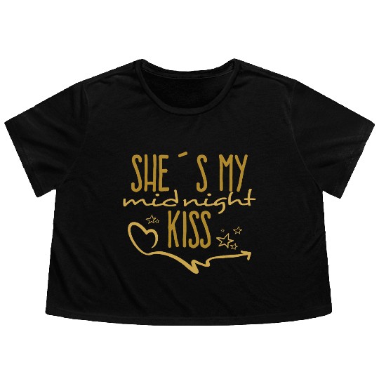She´s my midnight Kiss Flowy Cropped Tees