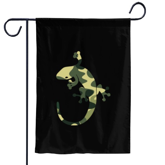 Green camouflage geico Garden Flags
