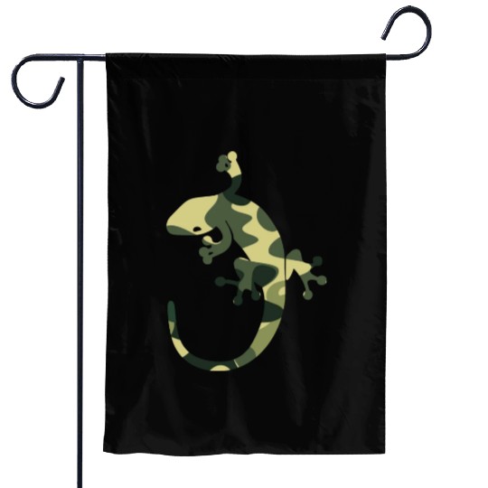 Green camouflage geico Garden Flags