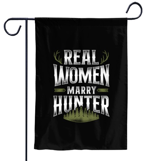 Buck Deer Hunting Hunter Marriage Garden Flags