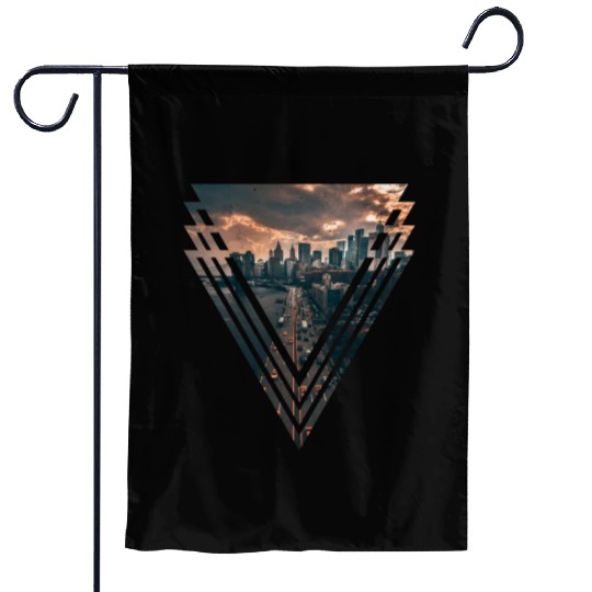 Manhattan in Triangle Garden Flags