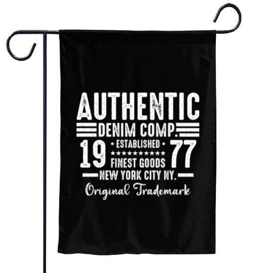 New York City Born In 1977 Vintage Birthday Garden Flags