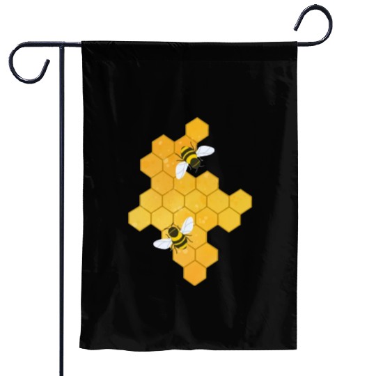 Nature Fly Yellow Garden Flags