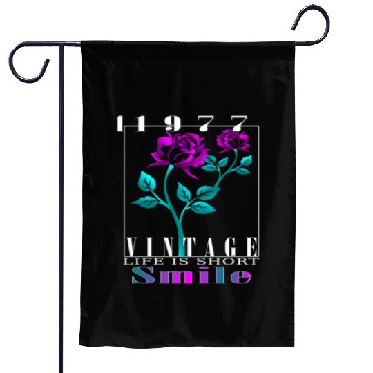 1977 Born Vintage Rose Gift Garden Flags