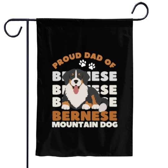 Bernese Mountain Dog. Best mom of Bernese Mountain Garden Flags