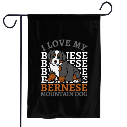 Bernese Mountain Dog. Best mom of Bernese Mountain Garden Flags