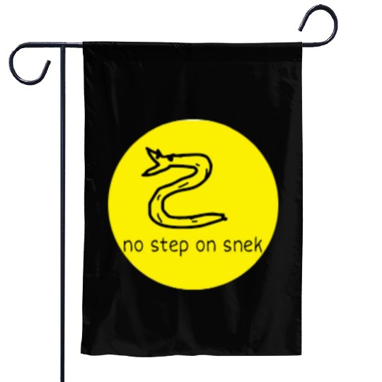 no step on snek Garden Flags