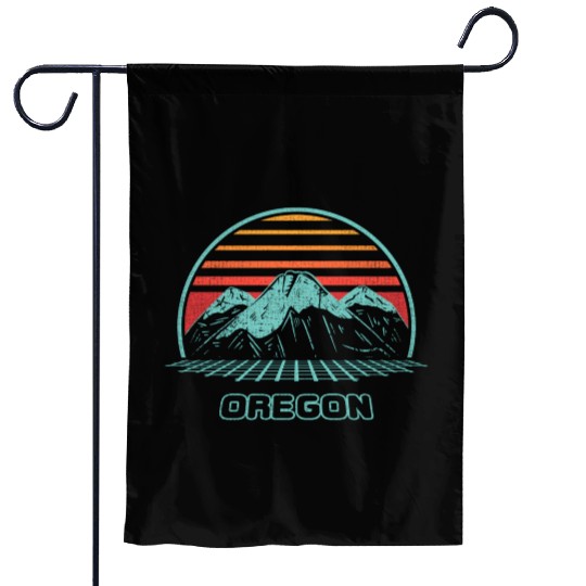 Oregon Mountain Hiking 80S Style Garden Flags