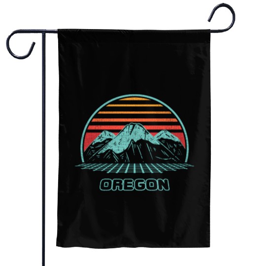 Oregon Mountain Hiking 80S Style Garden Flags