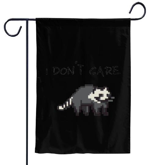 raccoon, i don´t care Garden Flags