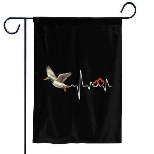 Duck Hunting Love Heartbeat Duck Hunter Garden Flags