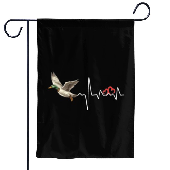 Duck Hunting Love Heartbeat Duck Hunter Garden Flags
