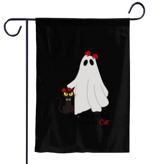 Don't scare me I have a cate, Halloween gift Garden Flags