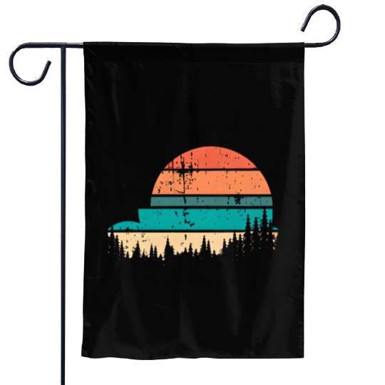 Retro Evergreen Sunset Stepped Circle Design Garden Flags