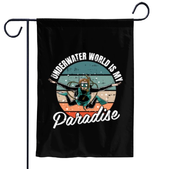 Underwater World Is My Paradise Garden Flags