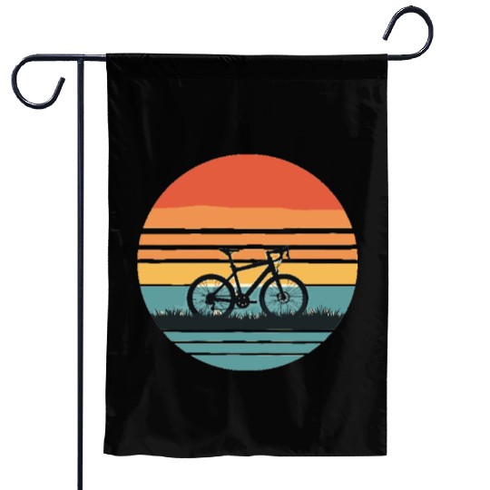Retro Bicycle Design Minimalist Bike Outfit Garden Flags