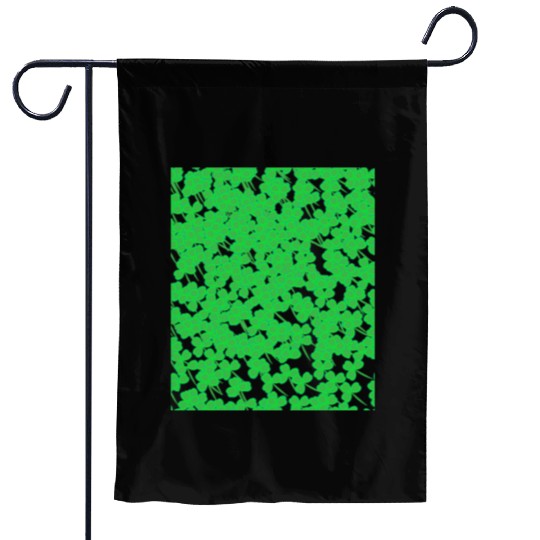 Lucky Shamrock Hearts – St. Patrick’s Day Green Garden Flags