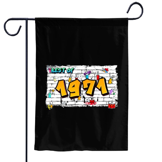 Urban Icon 1971 Graffiti – 54 Years of Timeless Garden Flags