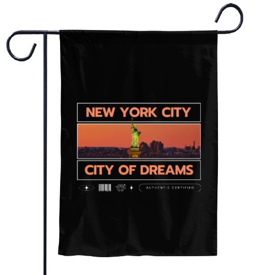 New York City of Dreams, Iconic Skyline Garden Flags