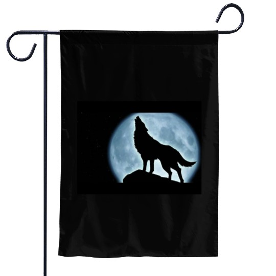 Wolf howling in the moonlight Garden Flags