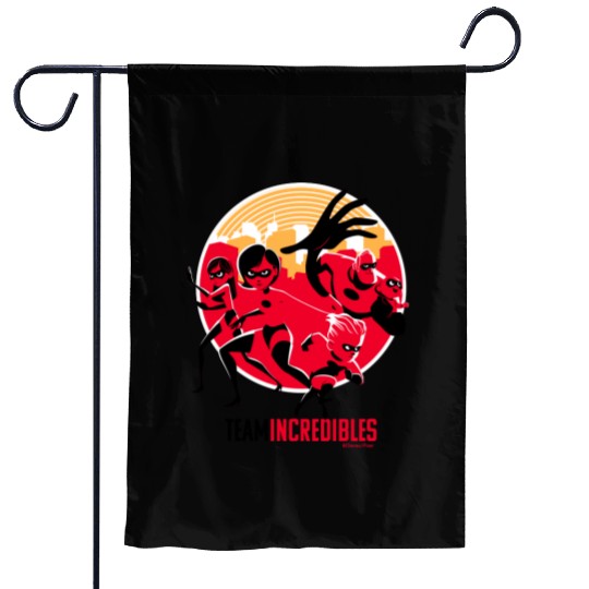 The Incredibles 2 | Team Incredibles Garden Flags