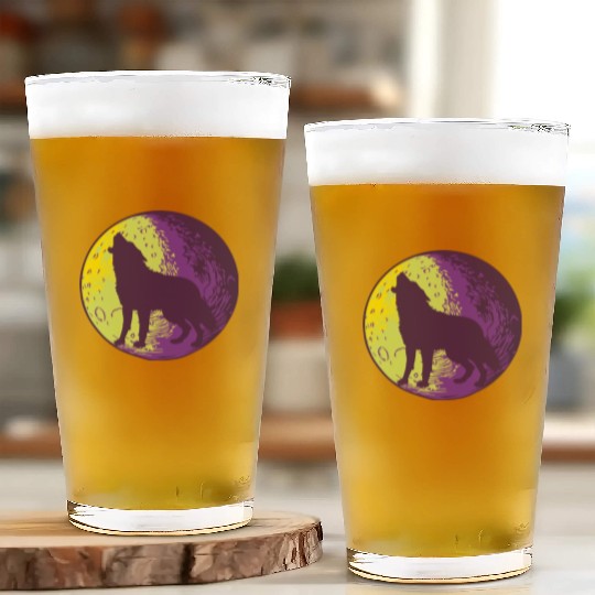 Howling wolf in the moon cool Glass Cups