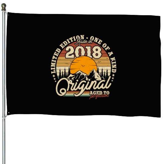 Vintage 2018 Birthday Gift House Flags