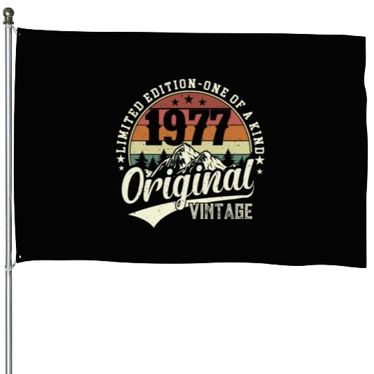 1977 Vintage Birthday Gift House Flags