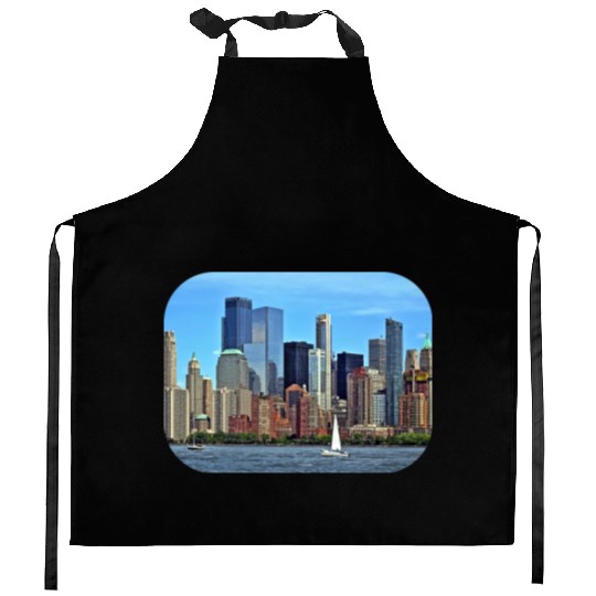 Manhattan NY – Sailboat By Manhattan Skyline Kitchen Aprons