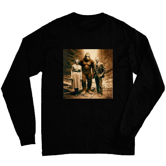 Funny vintages bigfoots Photo Hiking Sasquatch Cryptozoology Long Sleeves