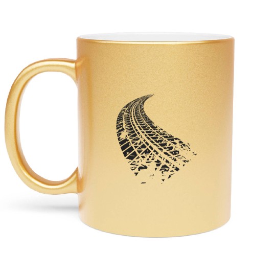 Dirty tire tracks fading into the horizon Metallic Mugs