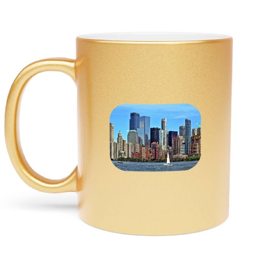 Manhattan NY – Sailboat By Manhattan Skyline Metallic Mugs