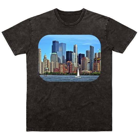 Manhattan NY – Sailboat By Manhattan Skyline Mineral Wash T Shirts