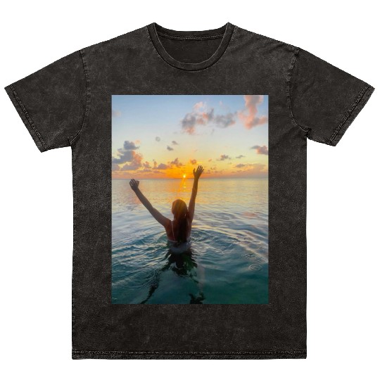 Summer sunset  Mineral Wash T Shirts