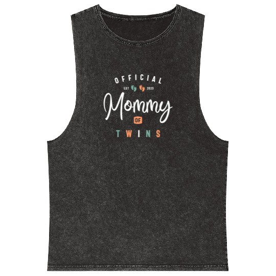 Womens Mommy of Twins New Mom To Be Expecting 2023 Mineral Wash Tank Tops
