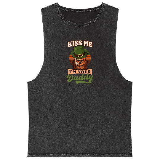Funny St Patricks Day Kiss Me I'm Your Daddy Mineral Wash Tank Tops