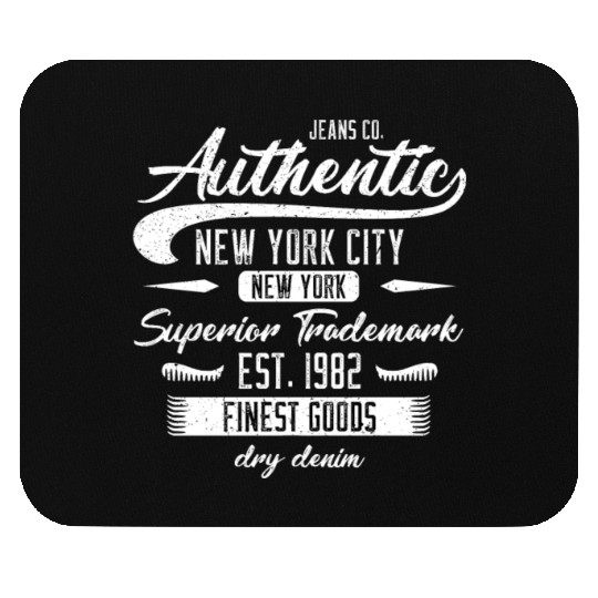 New York City Born In 1982 Vintage Birthday Mouse Pads