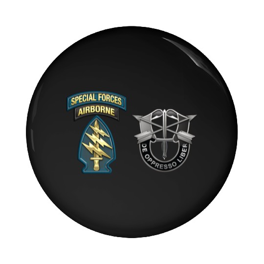 U S Army Special Forces Green Berets SSI DUI Pin Buttons